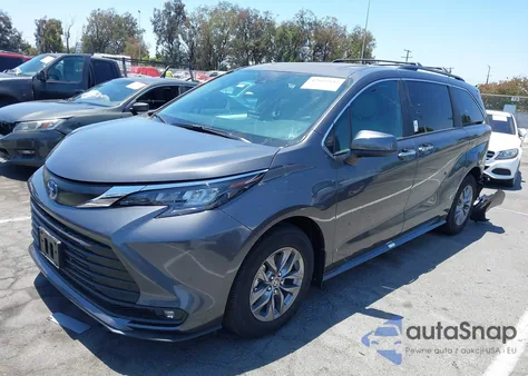 2025 Toyota Sienna Xle z USA, uszkodzony, nr VIN 5TDYRKEC2SS239038